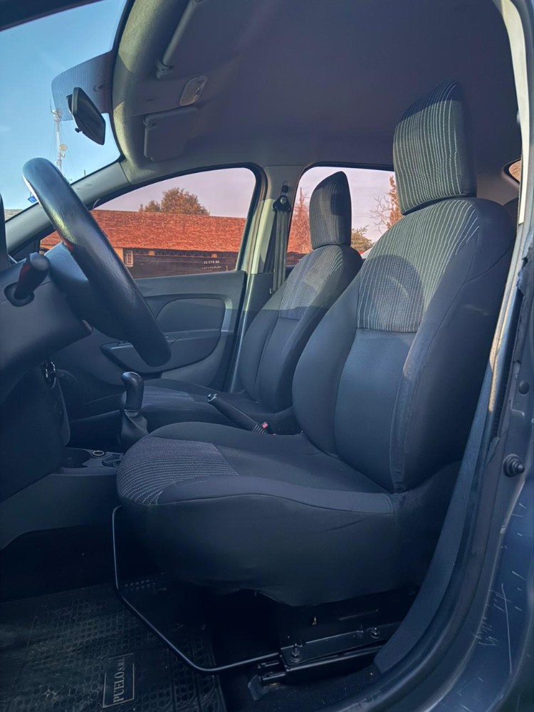 Renault Logan Autentique 1.6 — foto 8